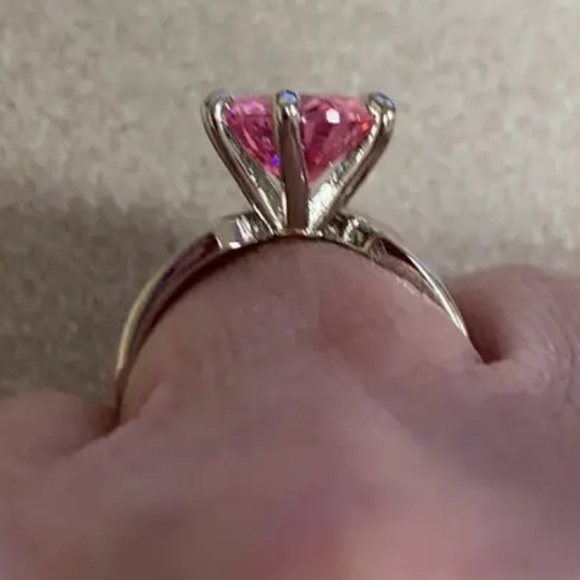 Glamorous Pink Topaz, Lab created, Cubic Zirconia Silver Luxury Ring Size 7 - Picture 5 of 5